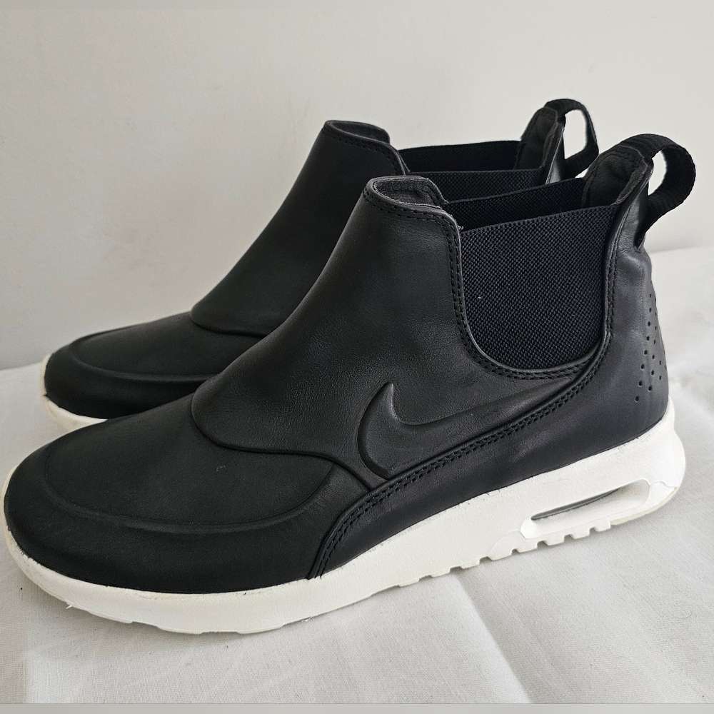 Nike Black and White Women's Sneakers